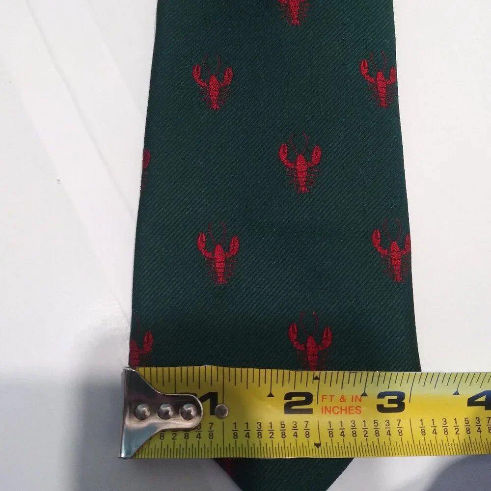 L.L. Bean Green color with embroidered RED LOBSTERS silk tie - Picture 6 of 8